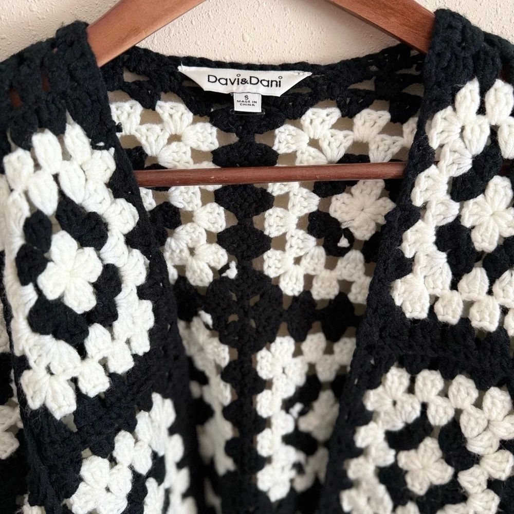 Davi & Dani Crochet Granny Square Cardigan Black Cream Boho Small - Picture 6 of 9